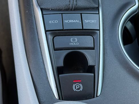 Used 2023 Toyota Camry XLE image 25