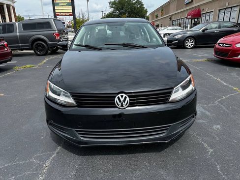 Used 2012 Volkswagen Jetta SE FWD image 2