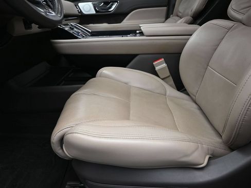 Used 2023 Lincoln Navigator Reserve AWD/4WD image 13