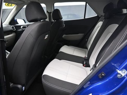 Used 2023 Hyundai Venue SEL FWD image 21