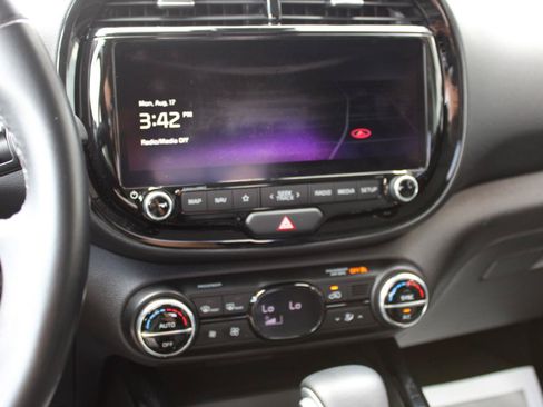 Used 2023 Kia Soul EX FWD image 30