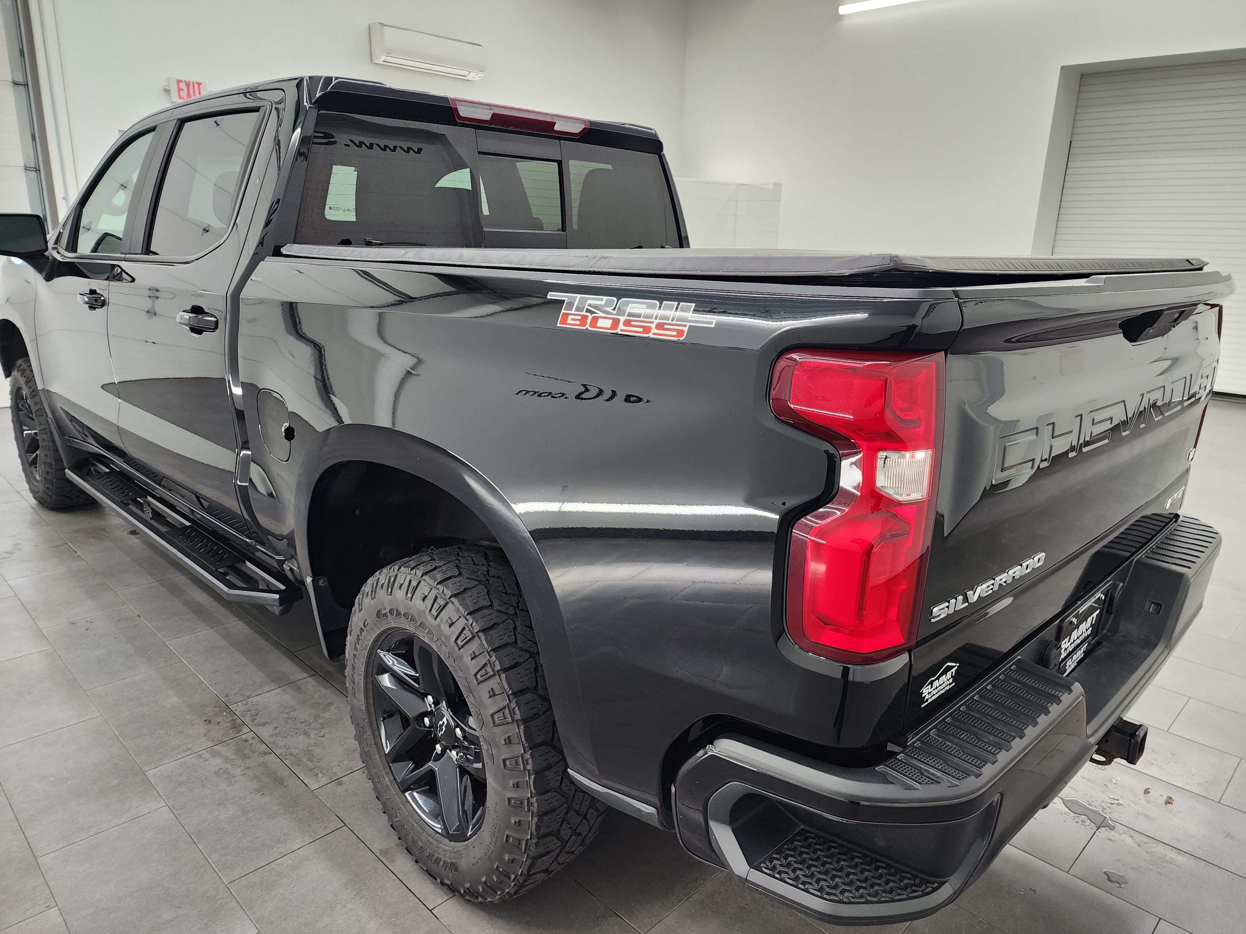 Used 2020 Chevrolet Silverado 1500 LT Trail Boss AWD/4WD image 6