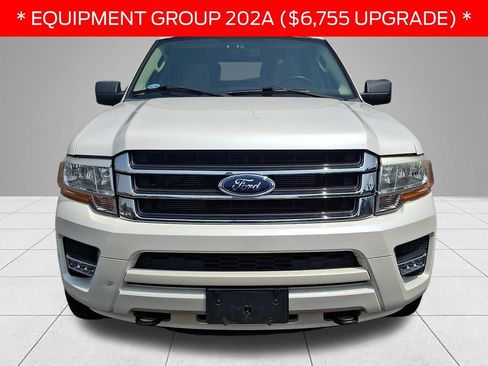 Used 2017 Ford Expedition EL XLT w/ Equipment Group 202A AWD/4WD image 2