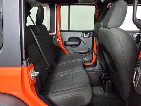 Used 2018 Jeep Wrangler Unlimited Sport S image 33