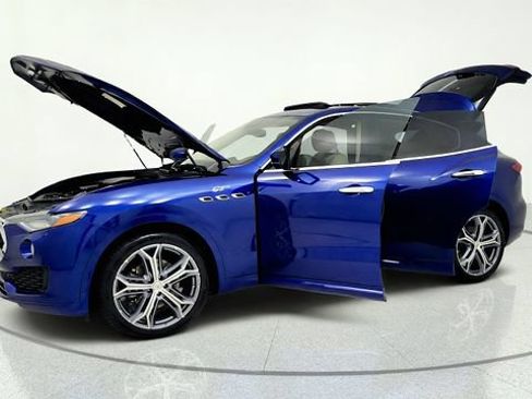 Used 2023 Maserati Levante GT AWD/4WD image 14