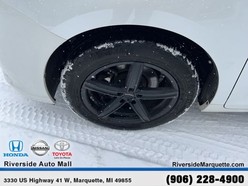 Used 2012 Toyota Sienna Limited w/ Premium Pkg image 11