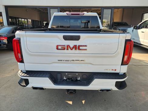 Used 2022 GMC Sierra 1500 AT4 w/ AT4 Premium Package AWD/4WD image 5