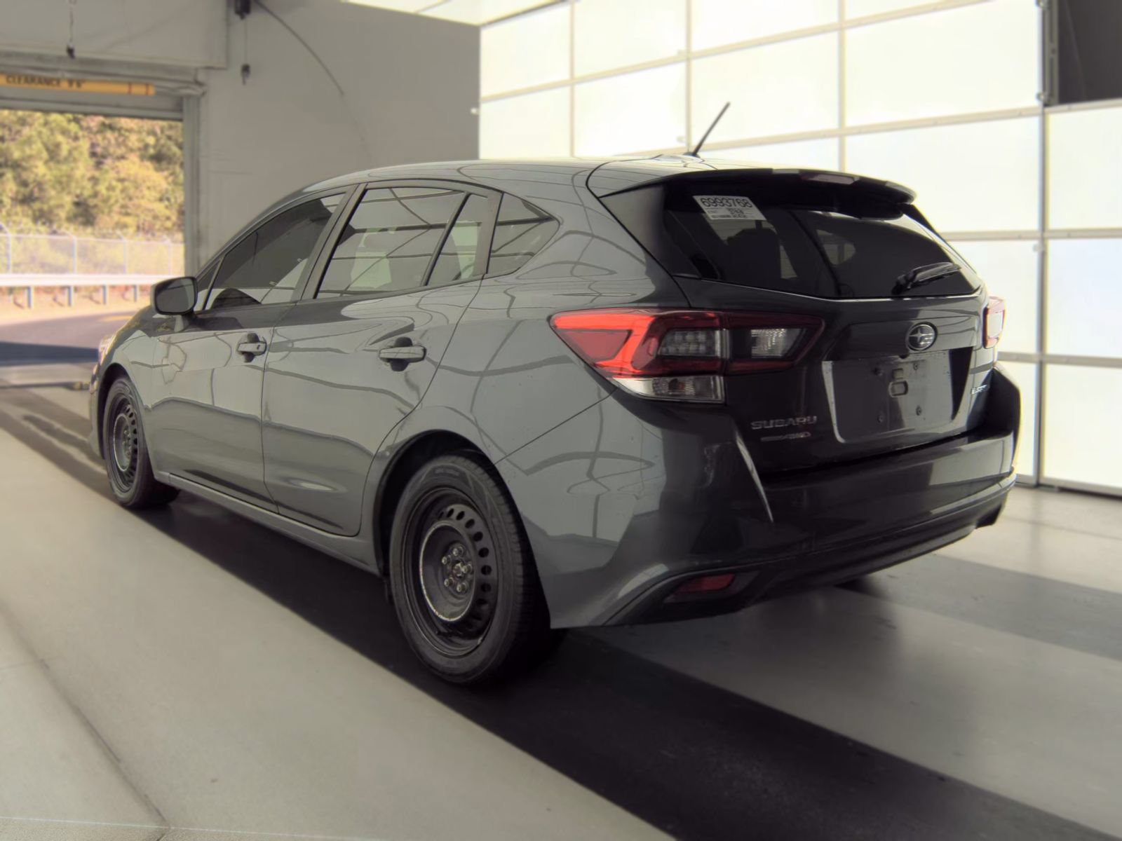 Used 2022 Subaru Impreza 2.0i AWD/4WD image 2