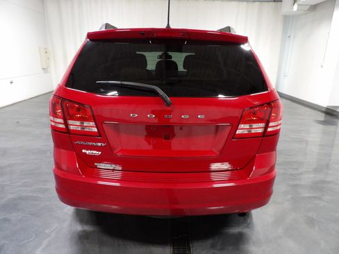 Used 2019 Dodge Journey SE FWD image 5