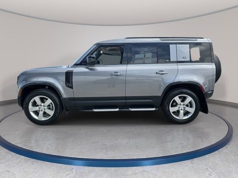 Used 2023 Land Rover Defender 110 S AWD/4WD image 9