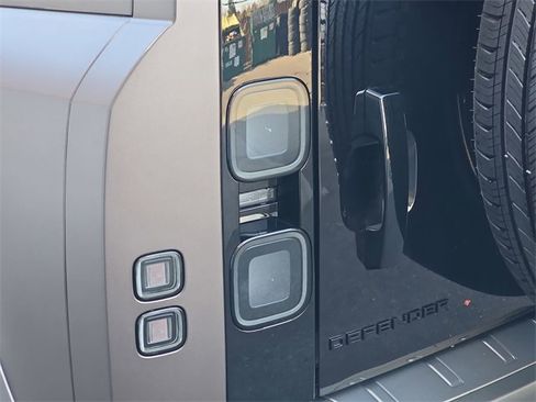 New 2026 Land Rover Defender 110 OCTA image 20