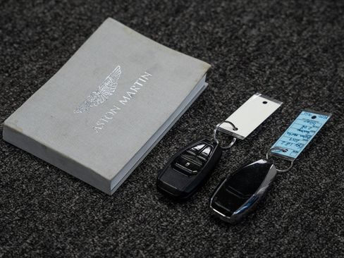 Used 2019 Aston Martin V8 Vantage Coupe RWD image 25