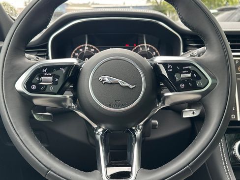 New 2025 Jaguar F-PACE R-Dynamic S image 17