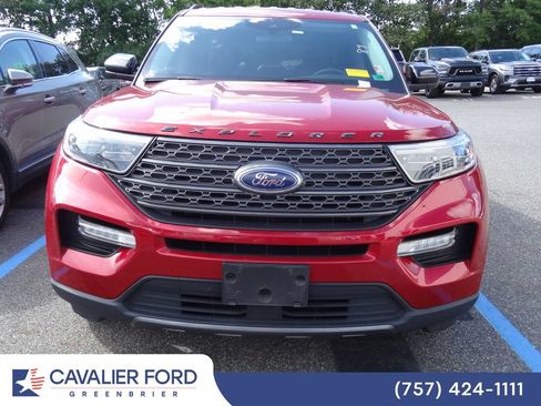 Used 2022 Ford Explorer XLT w/ Equipment Group 202A RWD image 2