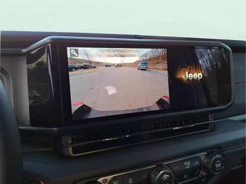 New 2026 Jeep Gladiator Rubicon w/ Steel Power Dome Hood Package AWD/4WD image 24