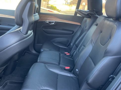 Used 2021 Volvo XC90 T5 Momentum w/ Protection Package Premier image 12