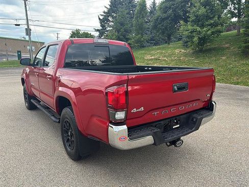 Used 2021 Toyota Tacoma SR5 AWD/4WD image 2