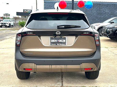 New 2026 Nissan Kicks SV w/ SV Premium Package FWD image 7
