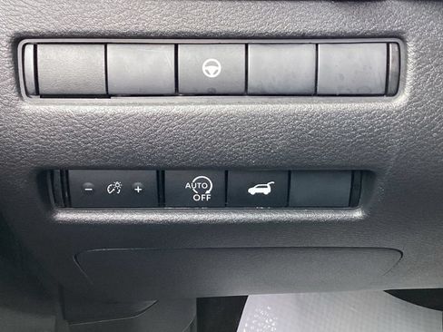 Used 2024 Nissan Rogue SL AWD/4WD image 24
