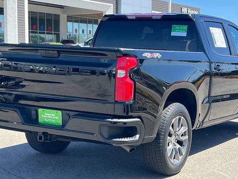 Used 2022 Chevrolet Silverado 1500 RST w/ LPO, Blackout Package AWD/4WD image 8