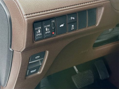 Certified 2025 Honda Odyssey Elite image 24