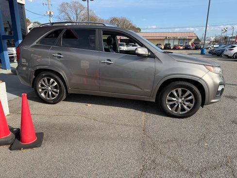 Used 2013 Kia Sorento SX w/ SX Premium Pkg image 4