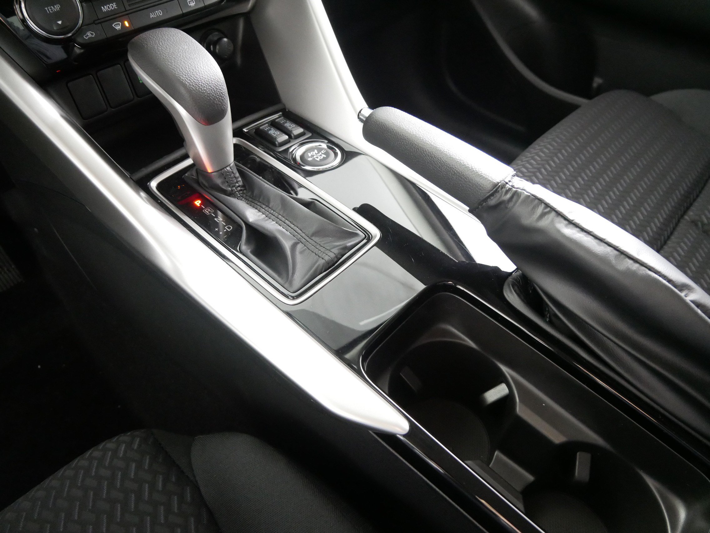 New 2026 Mitsubishi Eclipse Cross LE AWD/4WD image 6