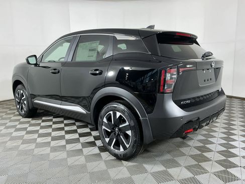 New 2025 Nissan Kicks SV image 5