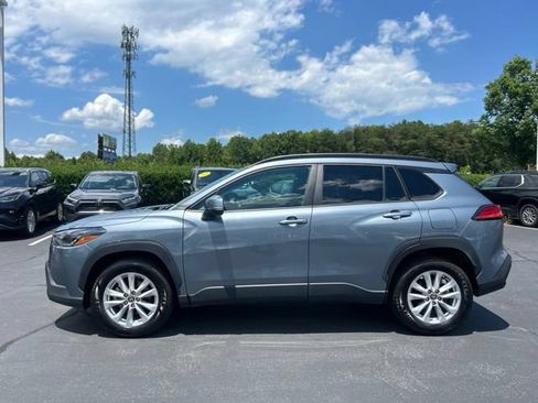 Used 2022 Toyota Corolla Cross LE FWD image 12