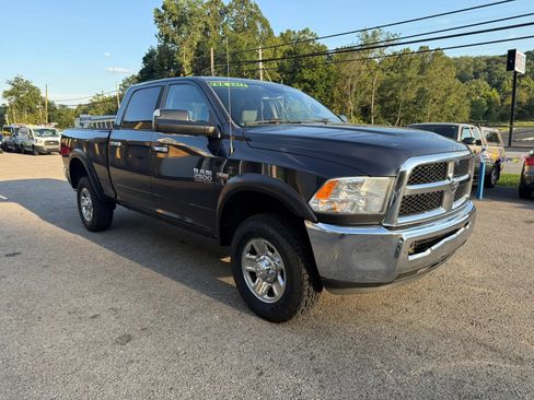 Used 2014 RAM 2500 SLT AWD/4WD image 3