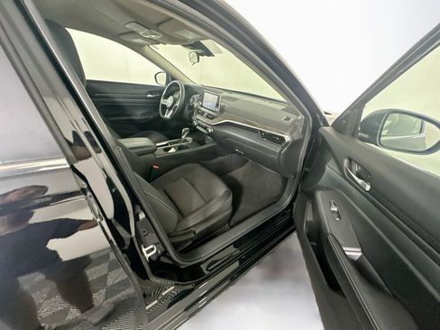 Used 2025 Nissan Altima 2.5 SV FWD image 29