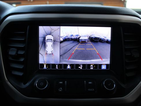 Used 2023 GMC Acadia Denali w/ Denali Ultimate Package image 24