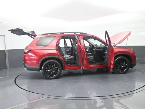 Used 2025 Honda Pilot Touring image 82