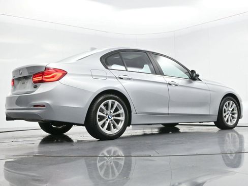 Used 2018 BMW 320i xDrive Sedan w/ Convenience Package AWD/4WD image 46