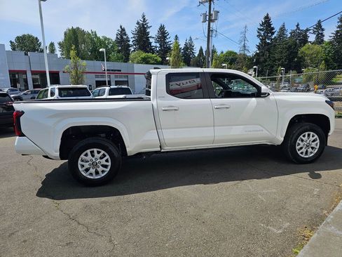 New 2026 Toyota Tacoma SR5 AWD/4WD image 8