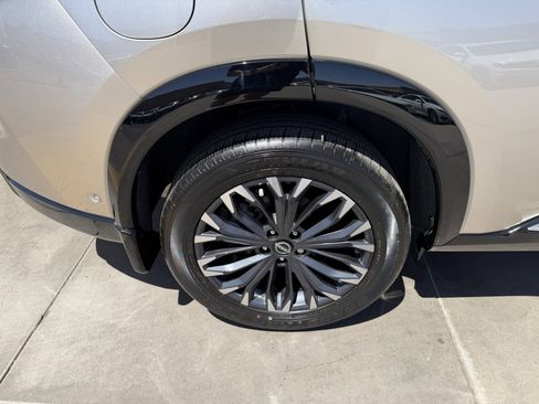Used 2025 Nissan Rogue Platinum FWD image 15