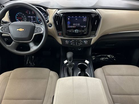 Used 2022 Chevrolet Traverse LS image 26