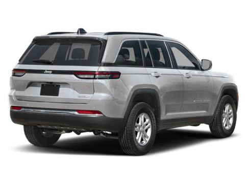 Certified 2025 Jeep Grand Cherokee Overland w/ Adv Protech Group III AWD/4WD image 3