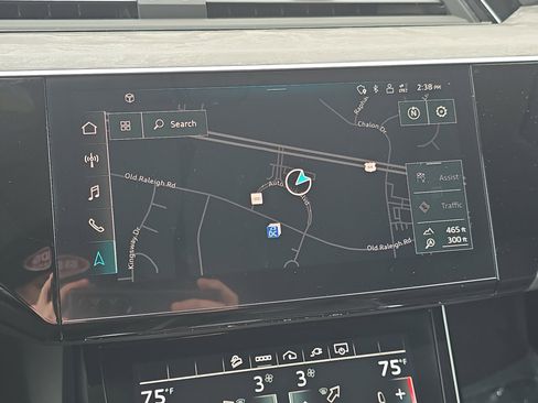 Used 2023 Audi e-tron Premium Plus w/ Premium Plus Package image 22