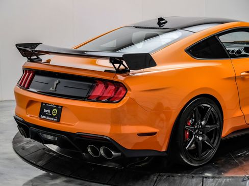 Used 2021 Ford Mustang Shelby GT500 w/ Carbon Fiber Track Pack image 20