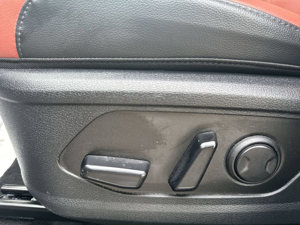 Used 2025 Kia Sportage SX FWD image 14