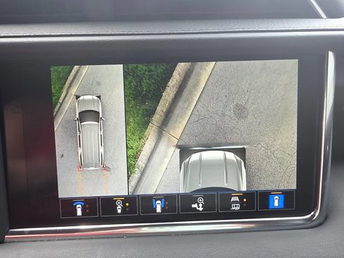 Used 2022 GMC Yukon Denali image 30