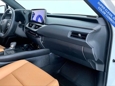 Used 2025 Lexus UX 300h AWD image 21