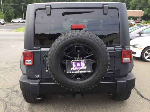 Used 2016 Jeep Wrangler Sport AWD/4WD image 8