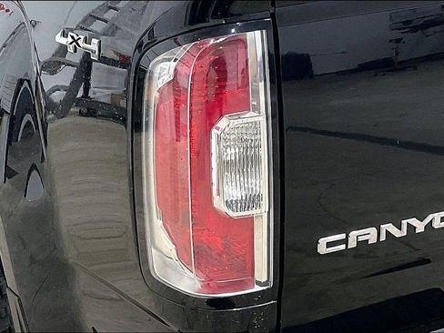 Used 2016 GMC Canyon SLT w/ Driver Alert Package AWD/4WD image 31