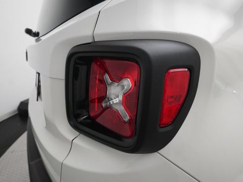 Used 2018 Jeep Renegade Sport w/ Power & Air Group AWD/4WD image 29