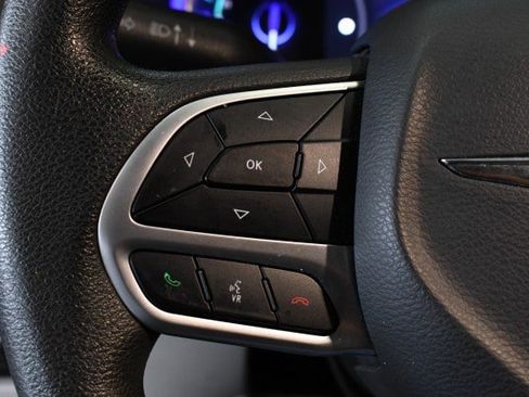 Used 2017 Chrysler Pacifica Touring Plus FWD image 28