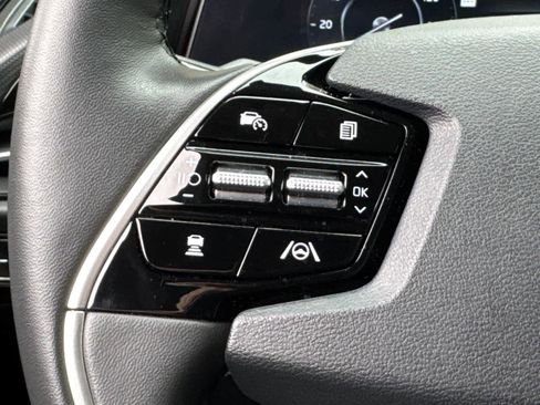 Used 2025 Kia Niro Wind w/ Wind Preserve Package image 17