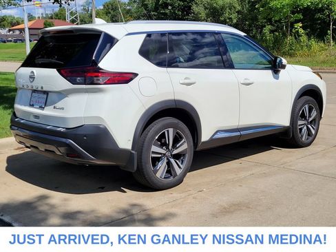 Certified 2023 Nissan Rogue SL w/ SL Premium Package AWD/4WD image 3