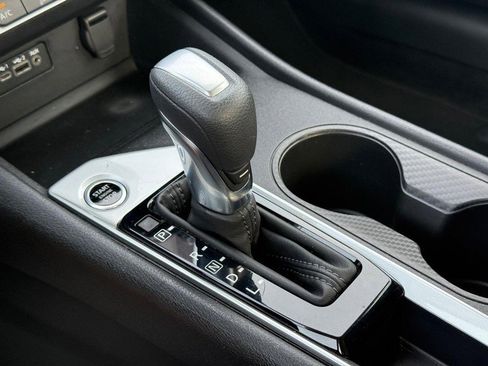 Used 2025 Nissan Altima 2.5 SV image 18